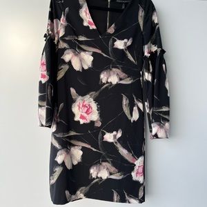 White House Black Market Floral Brand new 00